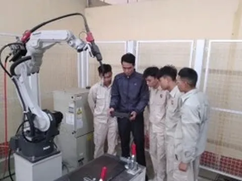 Phát triển cơ sở giáo dục nghề đạt chuẩn quốc tế