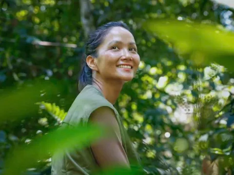 Một sao nữ Vbiz lên tiếng bênh vực H'Hen Niê: 'Có những sai lầm không đáng bị ném đá'