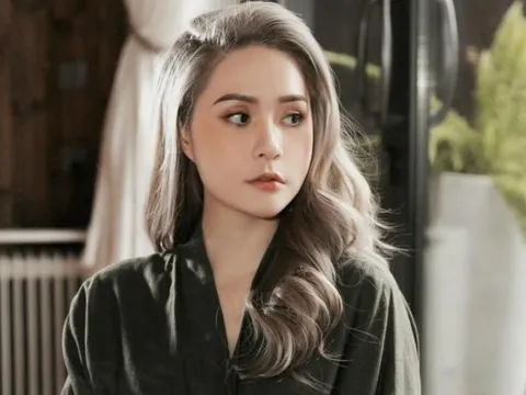 Bất ngờ cuộc sống của Đoàn Di Băng trước khi vướng ồn ào