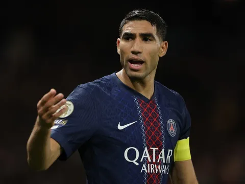 Hakimi bước sang tuổi 27 trong nước mắt