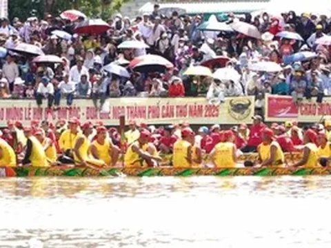 Nô nức tranh tài Giải đua ghe Ngo lớn nhất miền Tây