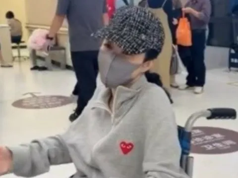 Nữ diễn viên nổi tiếng gặp tai nạn trên phim trường, hình ảnh ngồi xe lăn gây xót xa