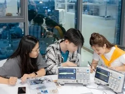 Truyền thông trong tuyển sinh đại học: Cuộc đua 'kể chuyện' bằng công nghệ