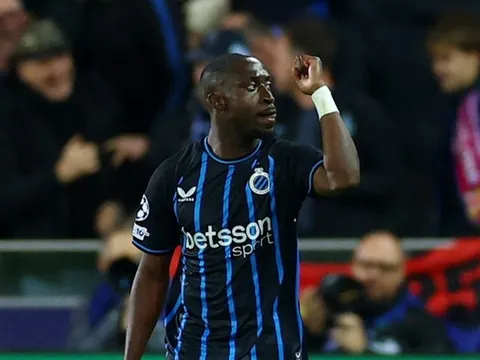 'Beckham mới' xuất hiện trong trận cầu điên rồ của Barcelona