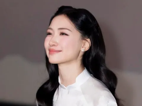 Xúc động trước tâm thư của Hòa Minzy lúc nửa đêm