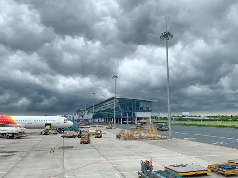 Tám sân bay chịu ảnh hưởng trực tiếp của bão số 13 (Kalmaegi)