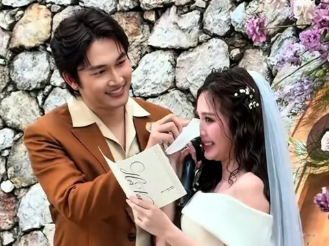 Đình Tú 'toát mồ hôi hột' trước mong muốn nho nhỏ của vợ 9X trong đám cưới