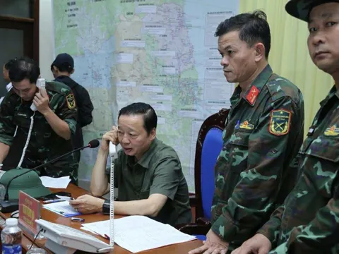 Phó Thủ tướng Trần Hồng Hà kiểm tra, rà soát công tác ứng phó ngay trước khi bão số 13 đổ bộ