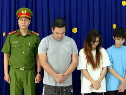 Lật tẩy thủ đoạn của tài xế taxi gài ma túy lên xe đồng nghiệp để báo công an bắt