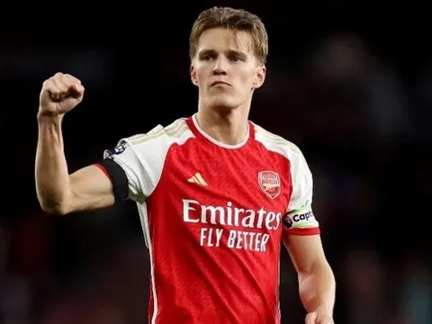 Arsenal hét giá kỷ lục cho Odegaard