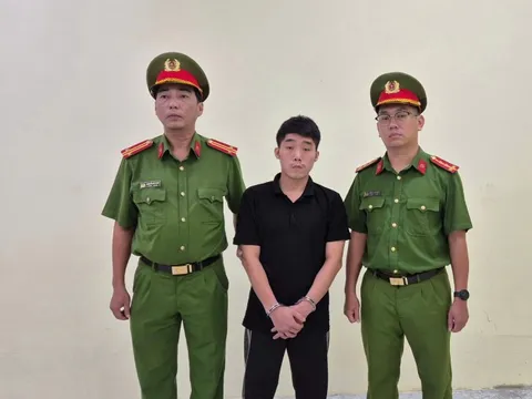 Bắt TikToker “Dù Bầu Trời”