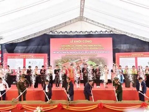 Bộ trưởng Nguyễn Kim Sơn dự Lễ khởi công trường nội trú liên cấp tại Lai Châu