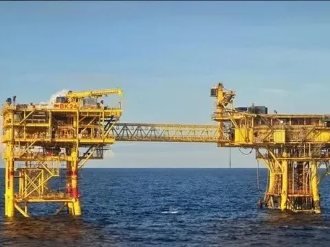 Petrovietnam và Vietsovpetro khánh thành giàn đầu giếng BK-24 mỏ Bạch Hổ