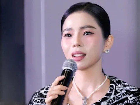 Cách sống của Lệ Quyên