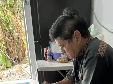 Ngôi sao đình đám một thời: Ngoài 70 tuổi vẫn ở tạm đất của người thân, bệnh tật, phụ vợ bán hàng online