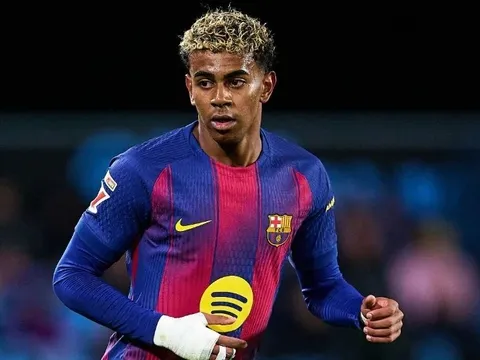 Yamal hứng 60% công kích phân biệt chủng tộc