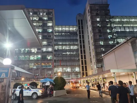 CSGT mở đường cấp tốc đưa tạng hiến của nam thanh niên chết não đi cứu 5 người 0