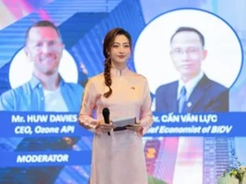 Hoa hậu Lương Thuỳ Linh được 'chọn mặt gửi vàng' tại Hội nghị cấp cao