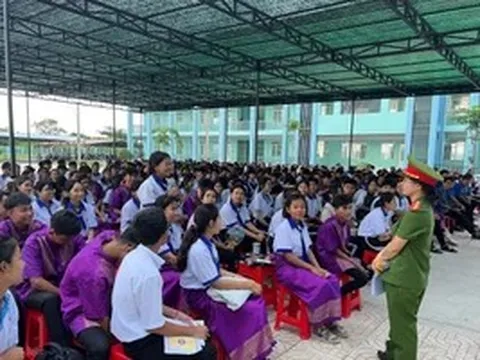 Đồng lòng chăm lo, phát triển trường dân tộc nội trú