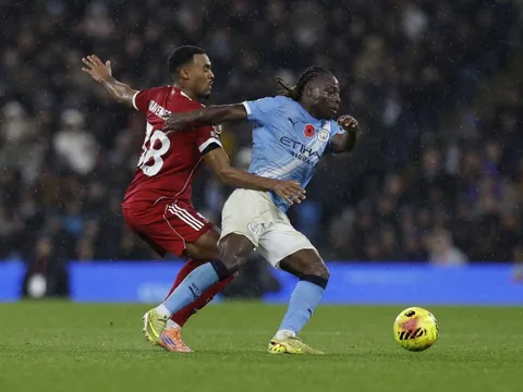 Doku khuấy đảo Premier League