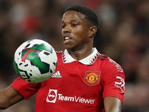 Malacia gây ấn tượng mạnh