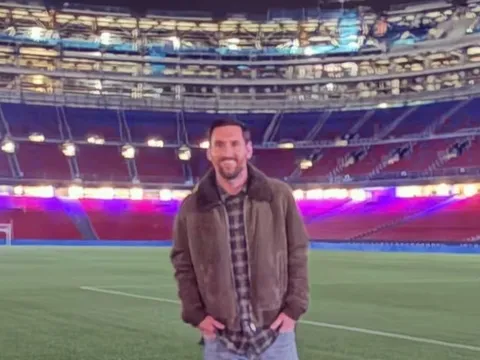 Messi trải lòng về chuyến thăm bí mật Camp Nou