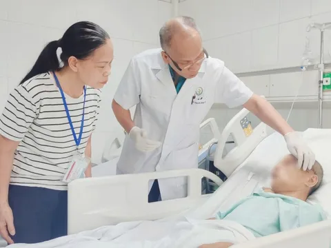 Người đàn ông vỡ nát mặt sau cú ngã trong thang máy 1