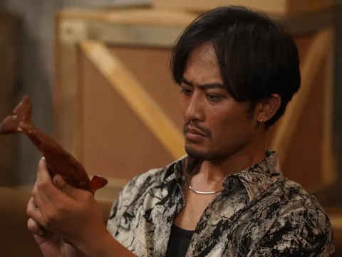 Quyết định mạo hiểm của Doãn Quốc Đam sau cảnh tắm đáng quên