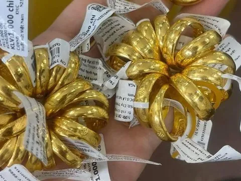 Có nên chốt lời gần 100 chỉ vàng để mua đất hay đợi vàng lên 180 triệu đồng?