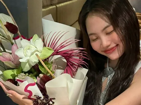 Phương Mỹ Chi vừa đăng ảnh mới, để lộ chi tiết nhỏ khiến ai cũng 'tan chảy'