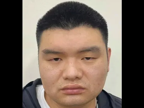 Bắt giữ người đàn ông Trung Quốc xâm nhập tài khoản ngân hàng của người dân Việt Nam