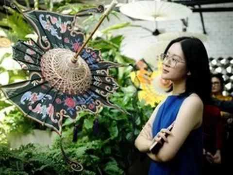 Di sản lọng bướm hồi sinh giữa đời sống đương đại