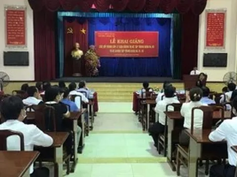 Chế độ làm việc của giảng viên cơ sở đào tạo, bồi dưỡng cán bộ, công chức, viên chức