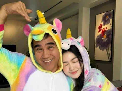 Quyền Linh và con gái diện đồ đôi 'ngọt lịm tim' gây sốt mạng xã hội