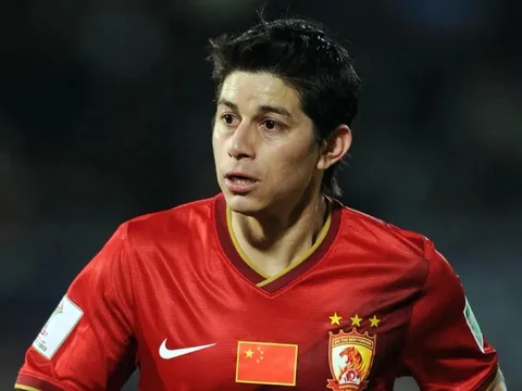 Số phận cầu thủ từng hưởng lương cao thứ ba thế giới