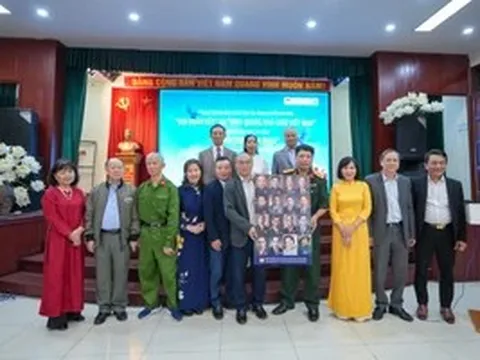 Khắc họa vẻ đẹp người thầy qua bộ sưu tập di ảnh phục dựng