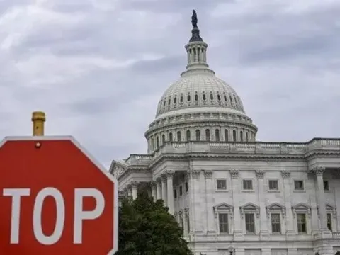 Chính phủ Mỹ mở cửa, 'sương mù' vẫn bao phủ nền kinh tế