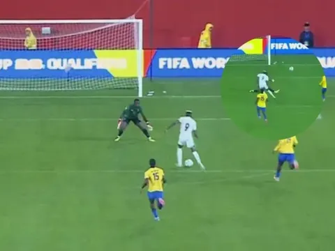 Pha bỏ lỡ khó tin ở vòng loại World Cup châu Phi