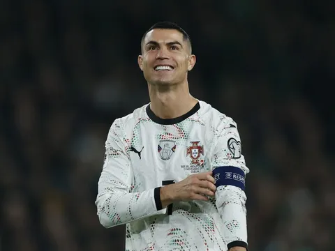 Ronaldo bị đuổi bao nhiêu lần trong sự nghiệp?
