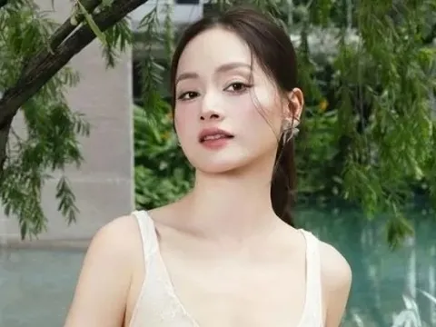 Sao Việt: Lan Phương đăng ảnh gợi cảm, Diễn viên Thúy Ngân khoe vẻ đẹp nữ tính dịu dàng