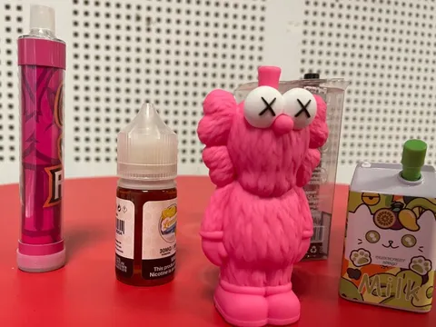 Thuốc lá điện tử: Hiểm họa tiềm ẩn sau vỏ ngoài hấp dẫn 0