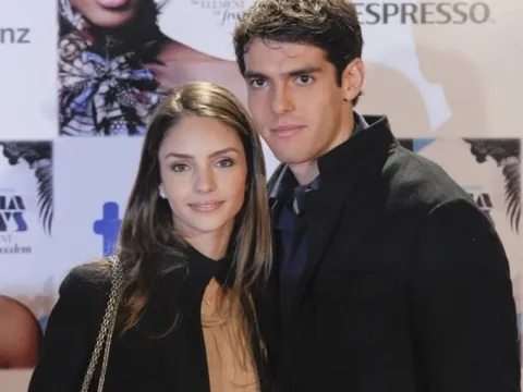 Kaka từng cầu xin vợ cũ đừng ly dị