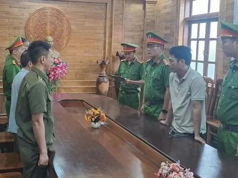 Cày nát khoai trên đất nhà mình, người đàn ông bị bắt tạm giam