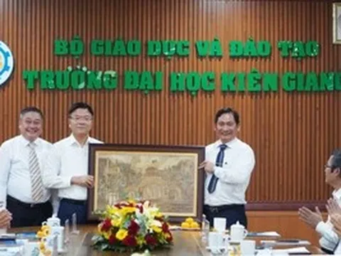 Phó Thủ tướng Lê Thành Long làm việc với Trường Đại học Kiên Giang