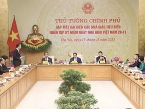 Thủ tướng Phạm Minh Chính gặp mặt các nhà giáo tiêu biểu