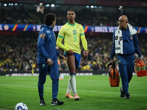 FIFA có thể trả tiền cho Arsenal