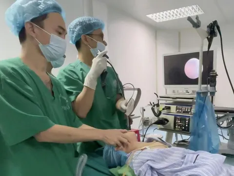 Bé trai 3 tuổi ở Quảng Trị bị kim chọc tủy rơi xuống đường thở khi làm răng 0