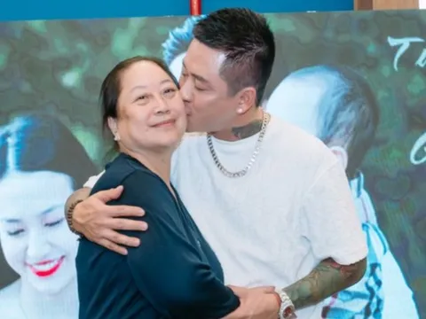 Mẹ của Tuấn Hưng qua đời, nhiều đồng nghiệp gửi lời chia buồn