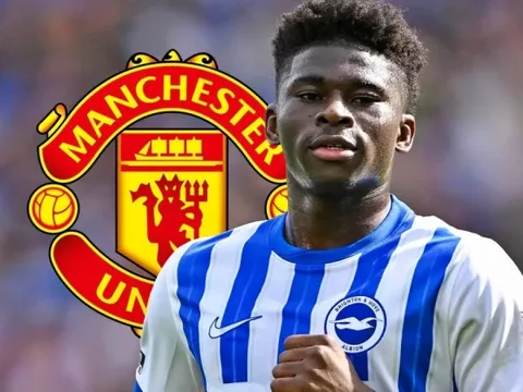 Mục tiêu trăm triệu bảng của MU gây tranh cãi