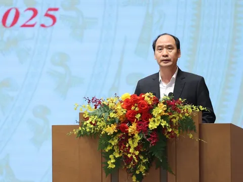 Bộ Nội vụ: Đẩy mạnh cải cách công vụ, đề xuất điều chỉnh tiền lương cán bộ